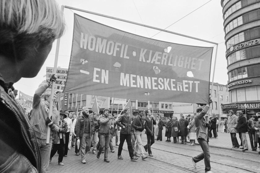 Slogan from the May Day parade in Oslo in 1981. Photo: Norwegian Labour Movement Archives and Library.