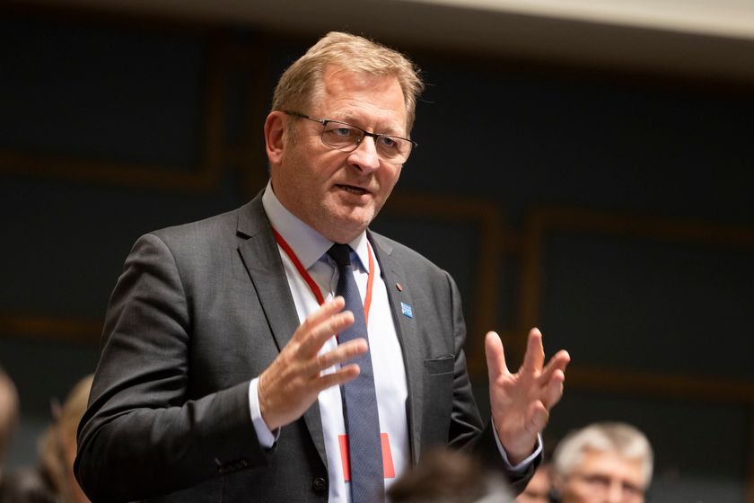 Jorodd Asphjell taler under Nordisk råds sesjon i Helsingfors. − Det er viktigere enn noen gang at vi står sammen i en sterkt nordisk felleskap, sier han. FOTO:Magnus Fröderberg/norden.org