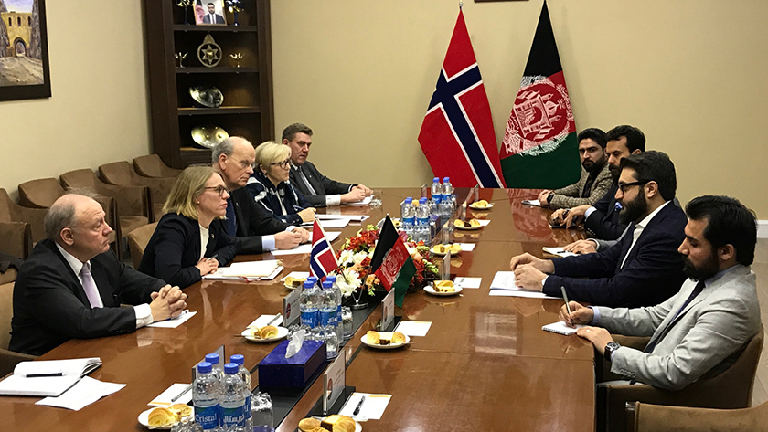 Delegasjonen fra UFK i møte med Afghanistans nasjonale sikkerhetsrådgiver, Dr. Hamdullah Mohib. Foto: Stortinget.