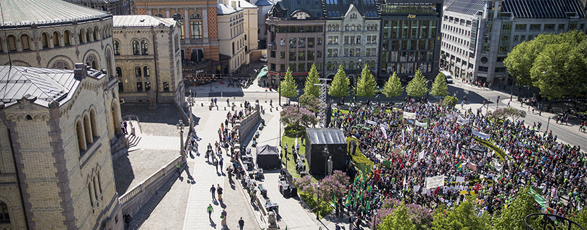 Demonstrasjon på Eidsvolls plass i forbindelse med jordbruksoppgjøret 23. mai 2017. Foto: Stortinget.