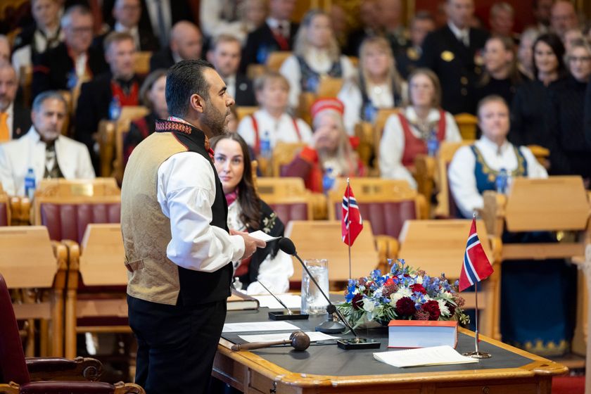 Stortingspresident Masud Gharahkhani holder tale under åpningen av det 170. storting.