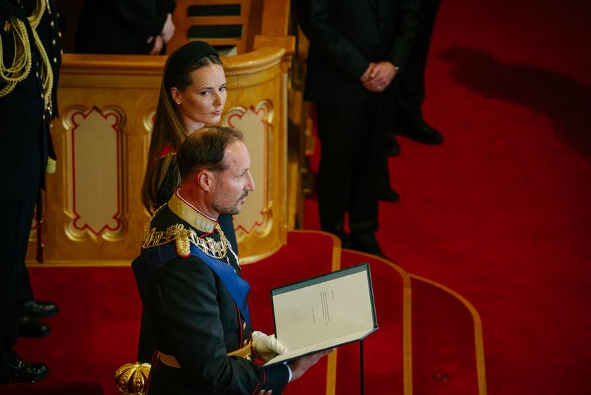 Hans Majestet Kong Haakon VIII avla ed til Stortinget 1. september 2026.