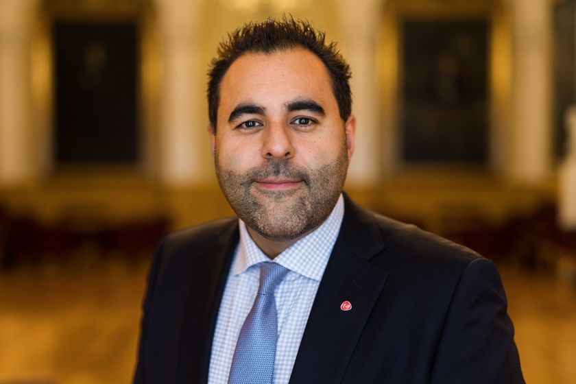 Stortingspresident Masud Gharahkhani deltar på et internasjonalt toppmøte om Ukraina tirsdag 24. oktober. Foto: Stortinget.