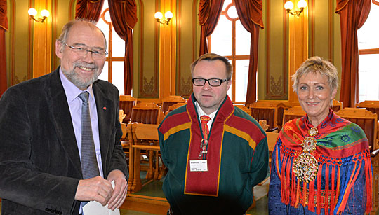 Stortingets tredje visepresident Svein Roald Hansen (A) tok imot Sametingets plenumsleder Jørn Are Gaski og nestleder Anita Persdatter Ravna i lagtingssalen på Samefolkets dag, 6. februar 2015.