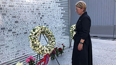 Tone W. Trøen deltok ved minnemarkeringen for 22. juli i regjeringskvartalet. Foto: Stortinget