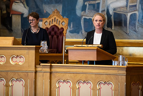 Anniken Hauglie (Conservative Party), then Minister of Labour and Social Affairs, addressing the Storting on how Norway had practised the EU’s social security regulation, 5th November 2019. Photo: Storting.