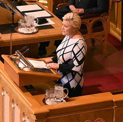 Finansminister Siv Jensen holder finanstalen i Stortinget 7. oktober 2015. Foto: Stortinget.