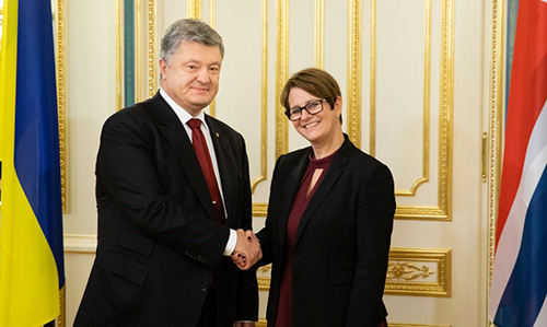 Stortingspresident Tone Wilhelmsen Trøen i møte med Ukrainas president Petro Poroshenko. Foto: Mikhail Palinchak.