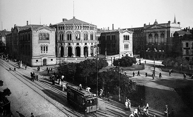 Photograph of the Storting building taken between 1913 and 1915.