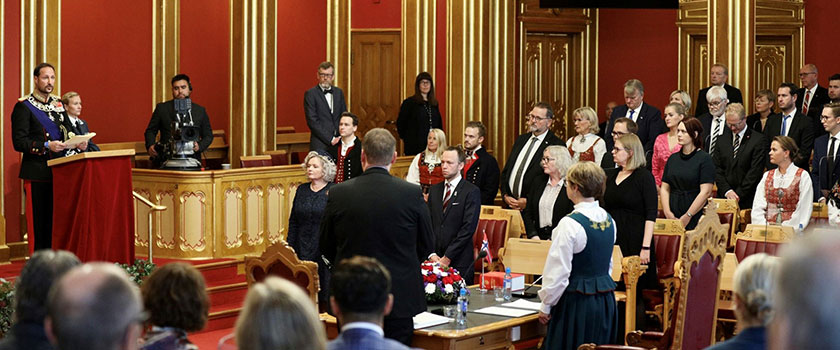 H.K.H. Kronprinsregenten leser trontalen under den høytidelige åpningen av det 165. storting. Foto: Stortinget.
