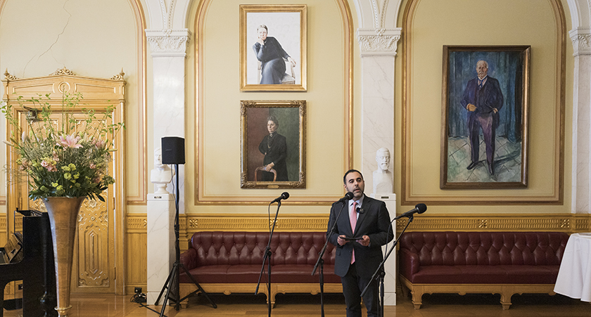 President of the Storting Masud Gharahkhani speaking at the event in the Eidsvoll Gallery.