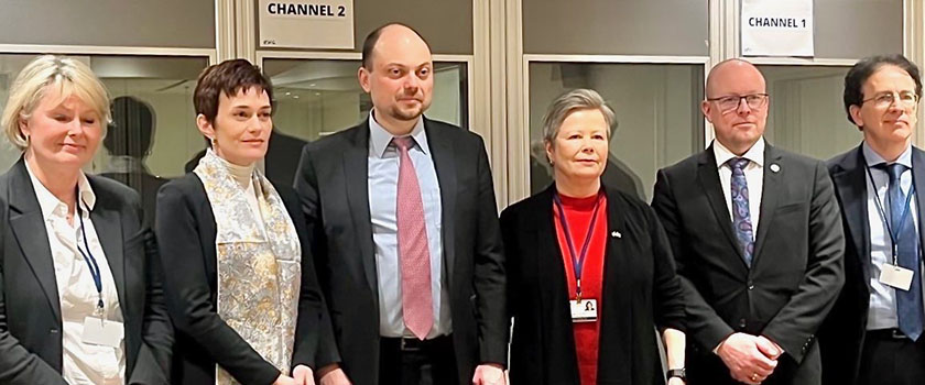 Berit Lindeman, Evgenia Kara-Murza, Vladimir Kara-Murza, Siv Mossleth, Björn Söder og Antonio Stango. 