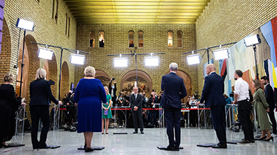 Partilederrunden på Stortinget under valgnatt 2021.